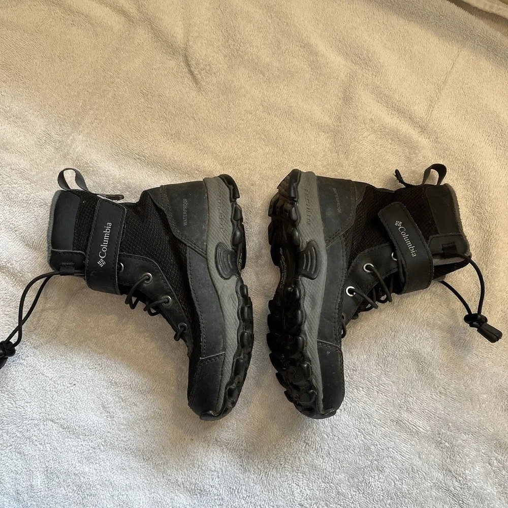 Columbia Hyper-Boreal Black Omni-Heat Waterproof Boots Size Youth‎ 11 BC0127-010